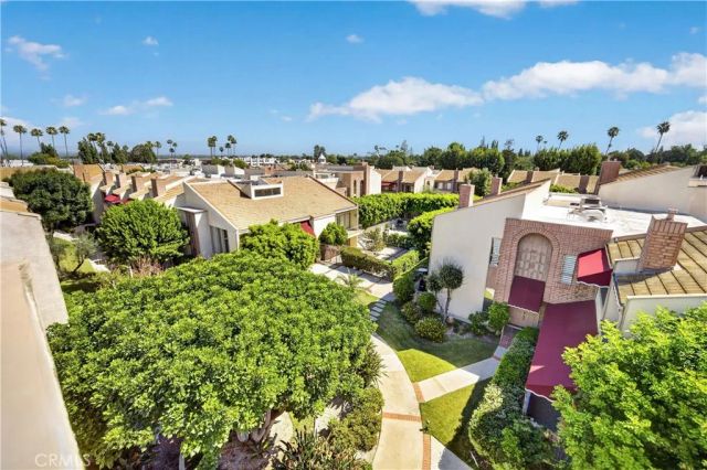 5216 Yarmouth Avenue 305, Encino, CA 91316