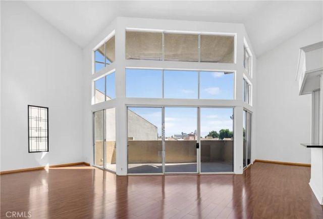 5216 Yarmouth Avenue 305, Encino, CA 91316