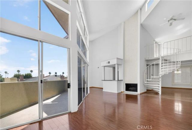 5216 Yarmouth Avenue 305, Encino, CA 91316