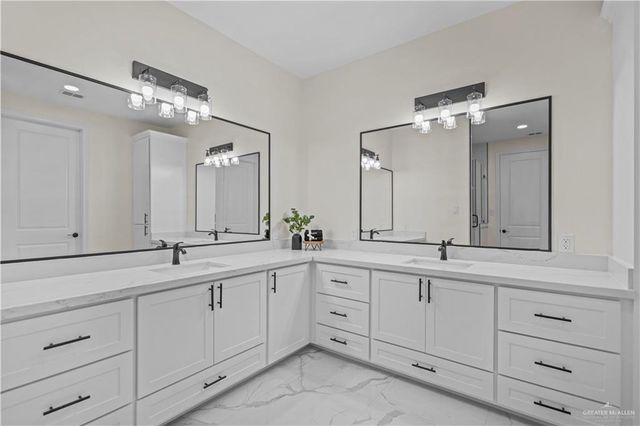 3221 E La Cienega Street, Edinburg, TX 78542