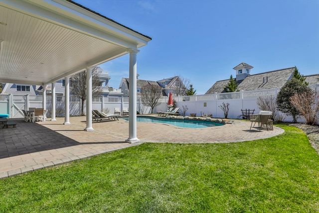 5 Coastline Drive, Mashpee, MA 02649