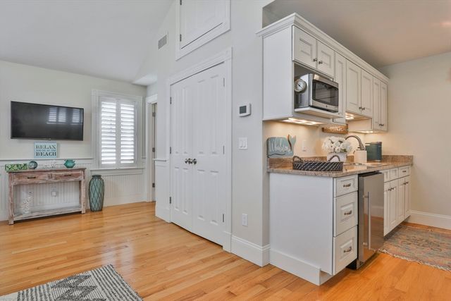 5 Coastline Drive, Mashpee, MA 02649