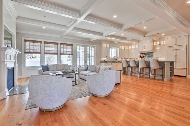 5 Coastline Drive, Mashpee, MA 02649