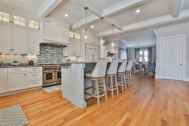 5 Coastline Drive, Mashpee, MA 02649