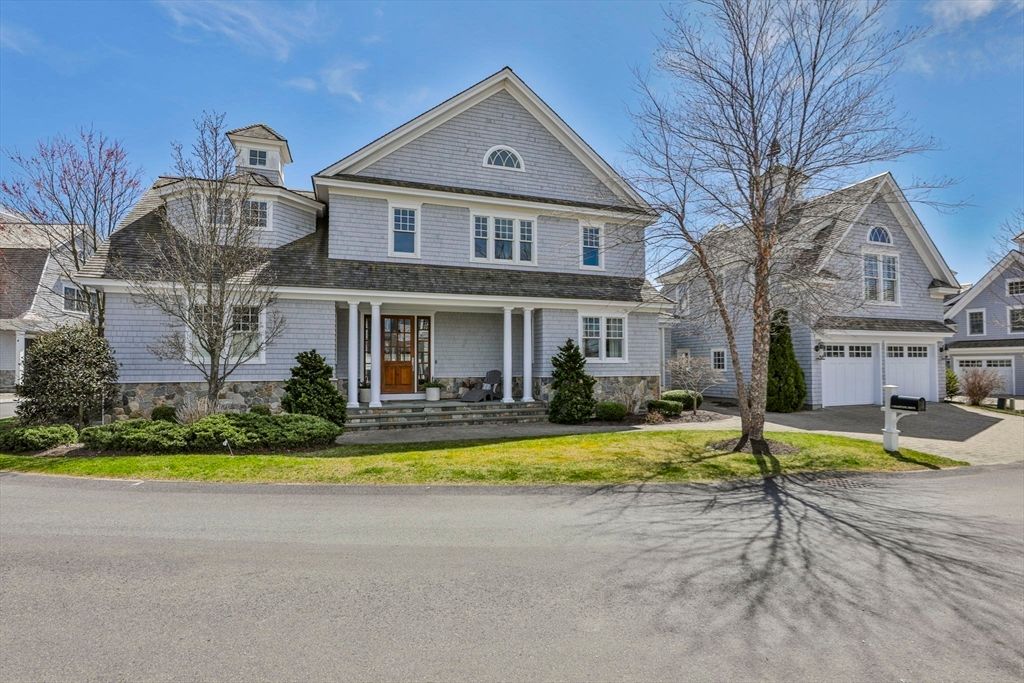 5 Coastline Drive, Mashpee, MA 02649