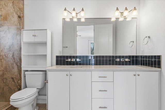 1114 Walton LN LN A, Austin, TX 78721