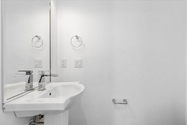 1114 Walton LN LN A, Austin, TX 78721