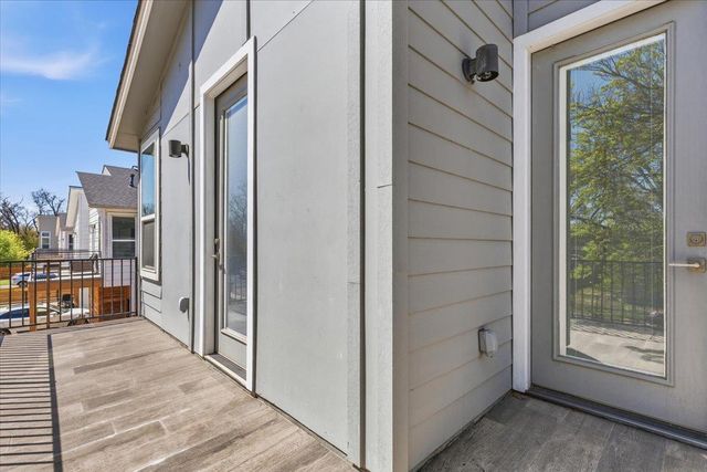 1114 Walton LN LN A, Austin, TX 78721