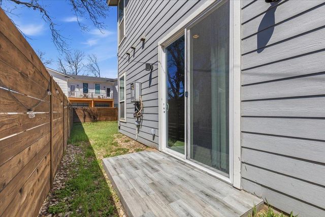 1114 Walton LN LN A, Austin, TX 78721