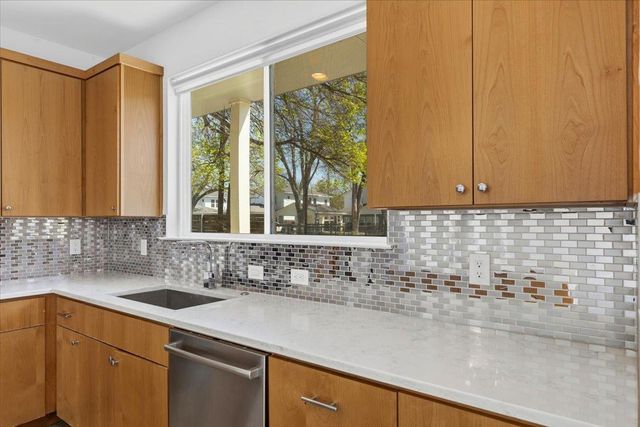 1114 Walton LN LN A, Austin, TX 78721