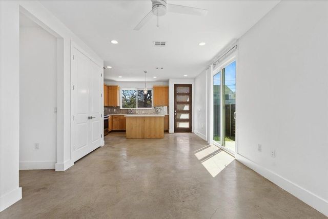 1114 Walton LN LN A, Austin, TX 78721