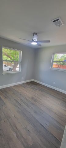 2700 Ozark Drive, Arlington, TX 76014