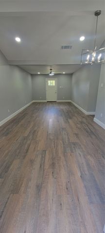 2700 Ozark Drive, Arlington, TX 76014