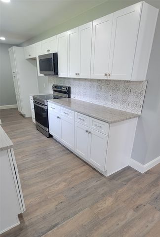 2700 Ozark Drive, Arlington, TX 76014