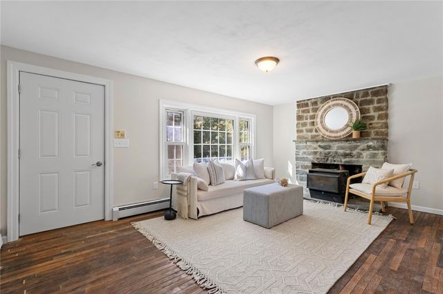 400 Schooner Avenue, Jamestown, RI 02835