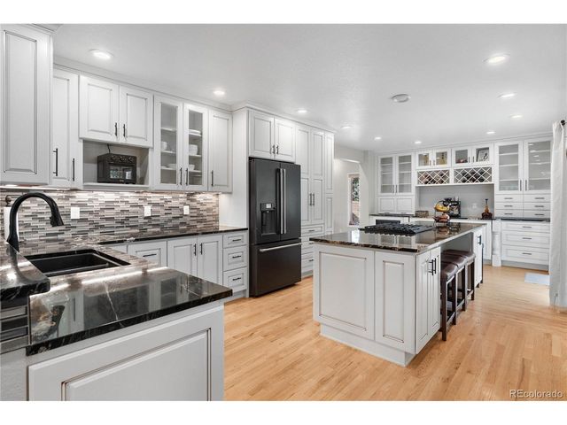 822 Hays Cir, Longmont, CO 80504