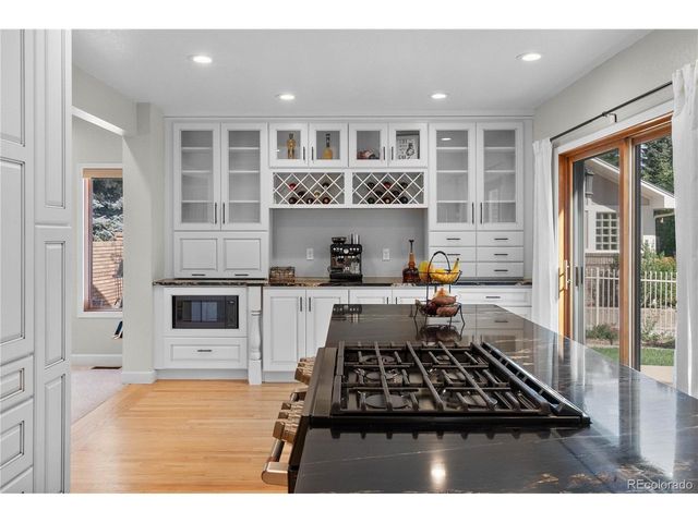 822 Hays Cir, Longmont, CO 80504