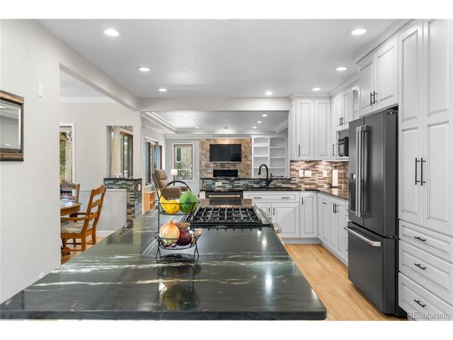 822 Hays Cir, Longmont, CO 80504