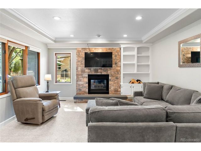 822 Hays Cir, Longmont, CO 80504
