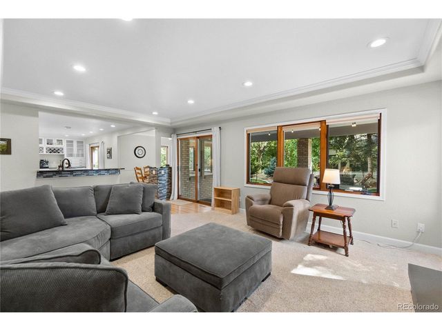 822 Hays Cir, Longmont, CO 80504