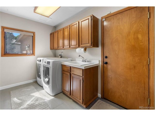 822 Hays Cir, Longmont, CO 80504