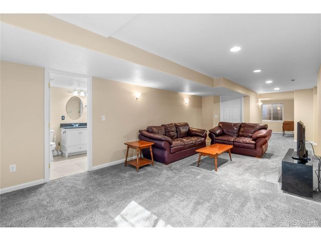 822 Hays Cir, Longmont, CO 80504