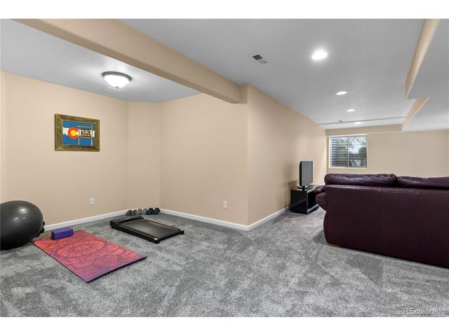 822 Hays Cir, Longmont, CO 80504