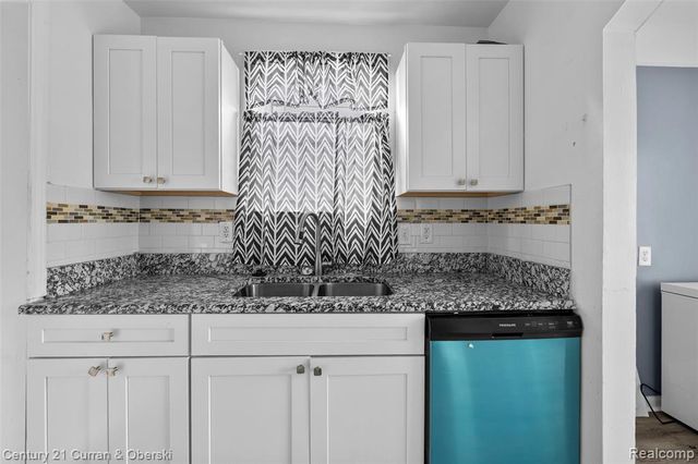 2324 Minnie Street, Lincoln Park, MI 48146