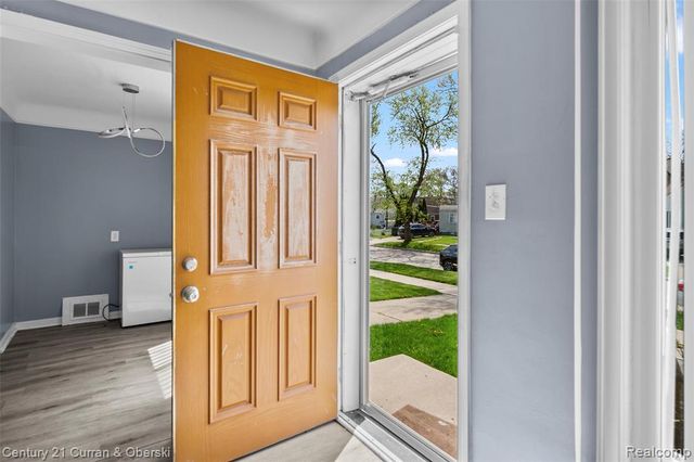 2324 Minnie Street, Lincoln Park, MI 48146