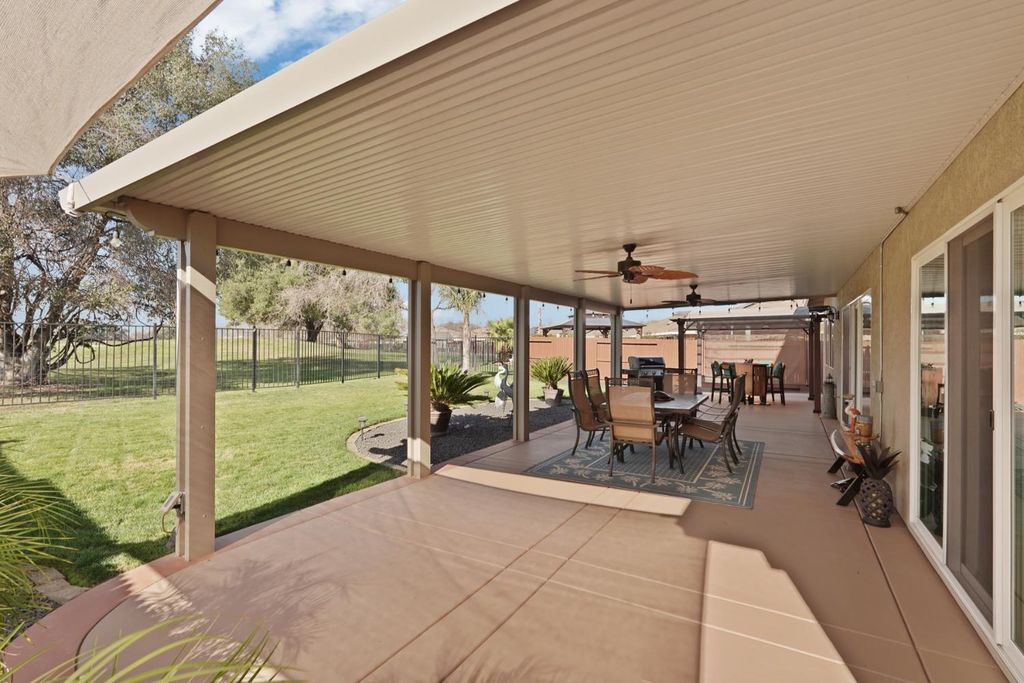 1522 Shakeley Ln, Ione, CA 95640