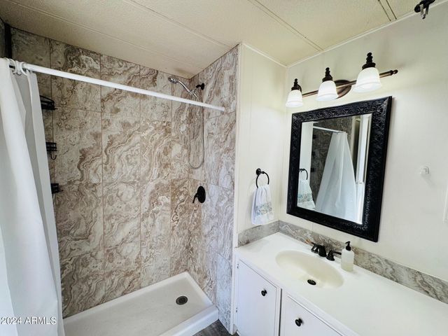 305 S VAL VISTA Drive 204, Mesa, AZ 85204