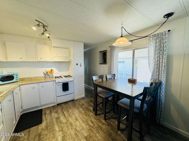 305 S VAL VISTA Drive 204, Mesa, AZ 85204