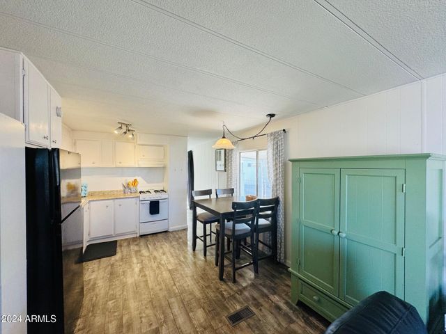 305 S VAL VISTA Drive 204, Mesa, AZ 85204