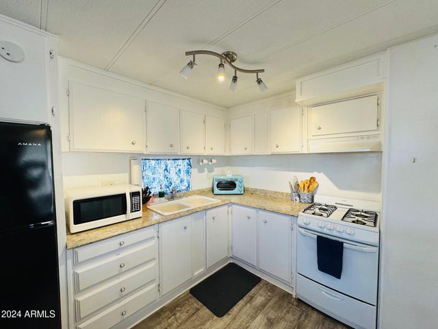 305 S VAL VISTA Drive 204, Mesa, AZ 85204