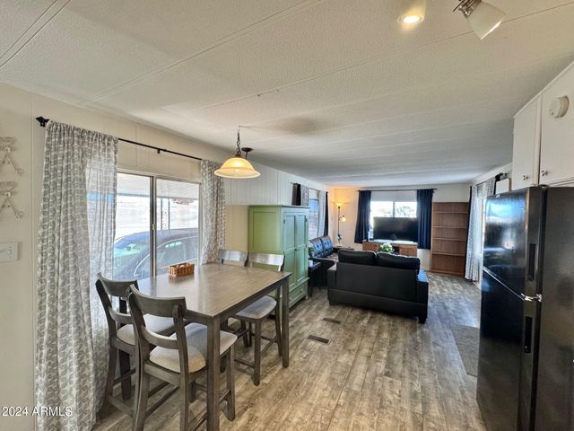 305 S VAL VISTA Drive 204, Mesa, AZ 85204