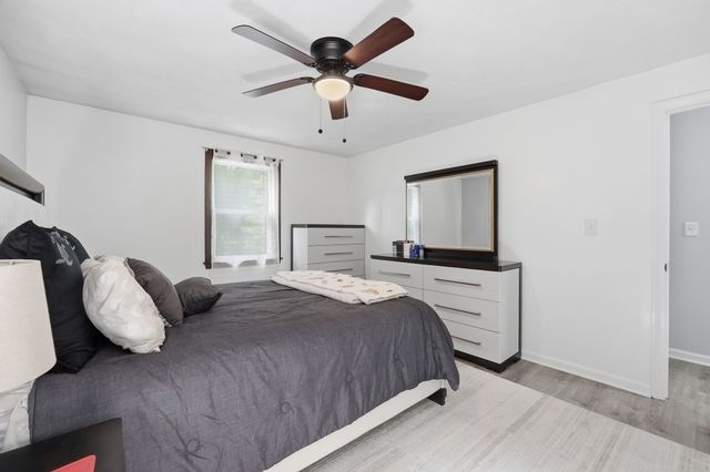 64 Marshall St, Holliston, MA 01746