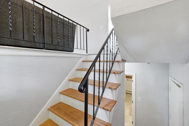 64 Marshall St, Holliston, MA 01746