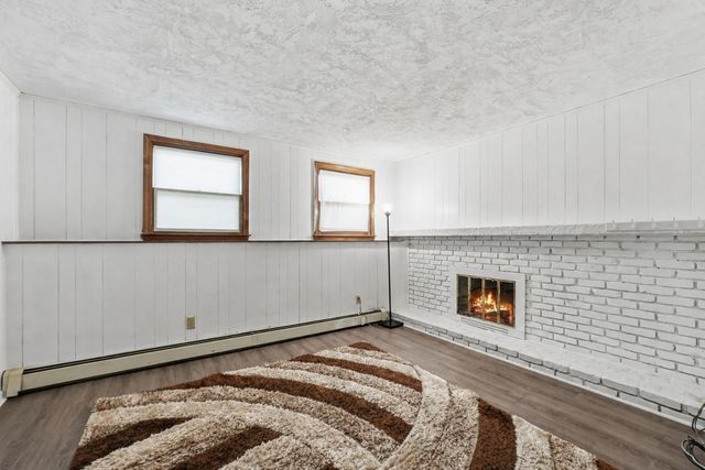 64 Marshall St, Holliston, MA 01746
