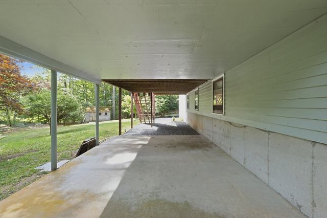 64 Marshall St, Holliston, MA 01746