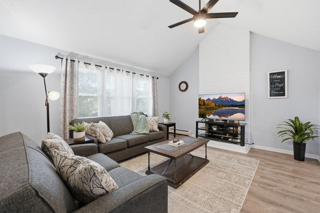 64 Marshall St, Holliston, MA 01746