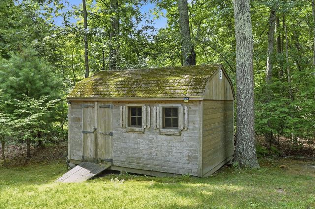 64 Marshall St, Holliston, MA 01746