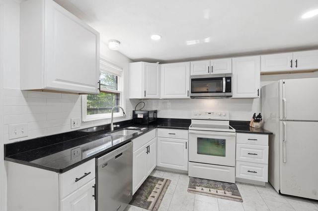 64 Marshall St, Holliston, MA 01746