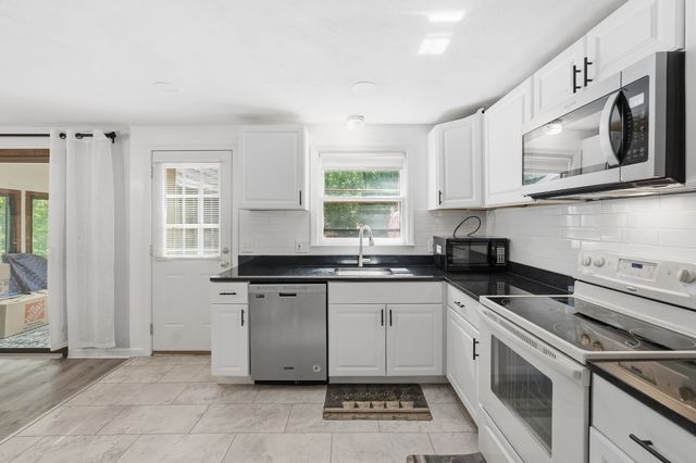 64 Marshall St, Holliston, MA 01746