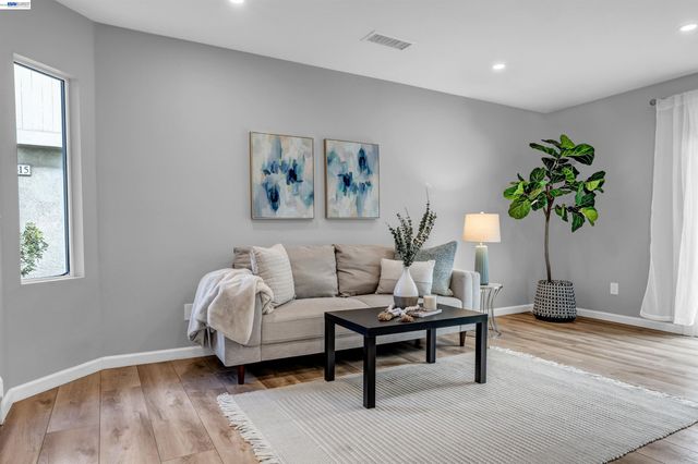 419 Tangelo, Irvine, CA 92618