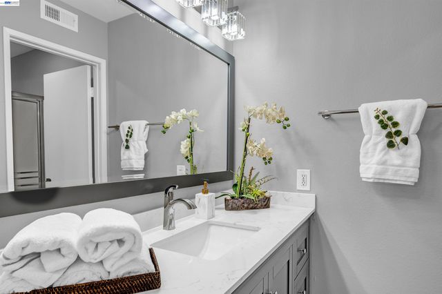 419 Tangelo, Irvine, CA 92618