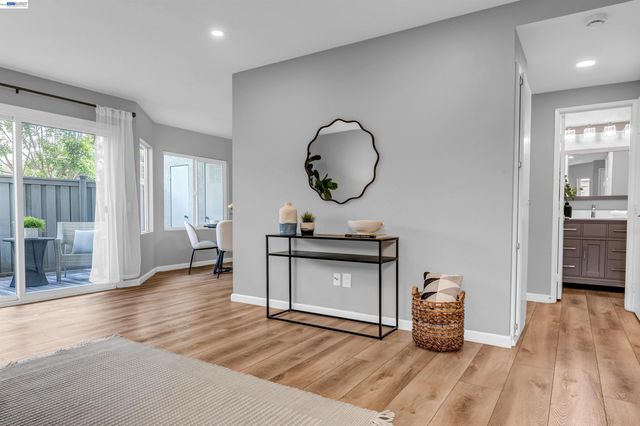 419 Tangelo, Irvine, CA 92618