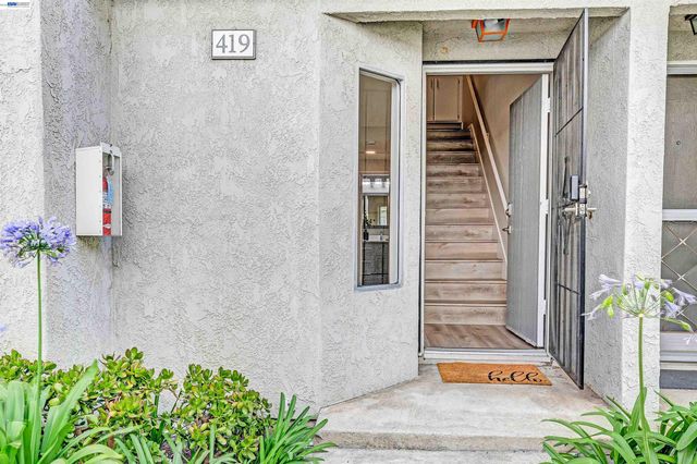 419 Tangelo, Irvine, CA 92618