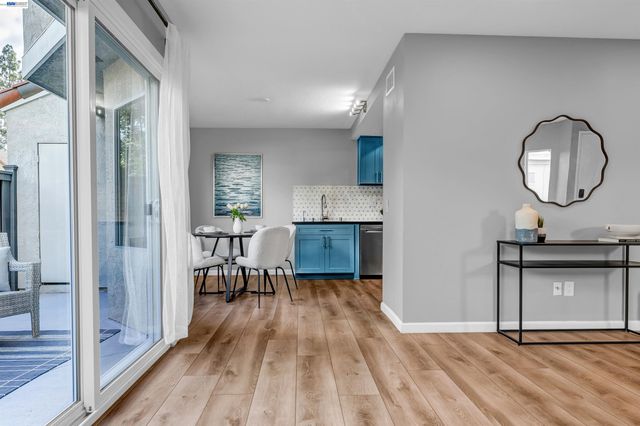 419 Tangelo, Irvine, CA 92618