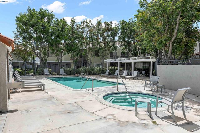 419 Tangelo, Irvine, CA 92618