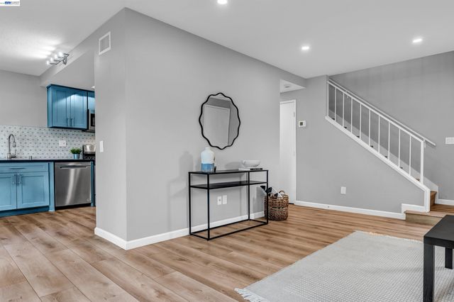 419 Tangelo, Irvine, CA 92618